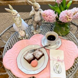 Serviette Frühlingsblumen im Osterei