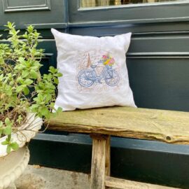 Pariser Chic für dein Sofa: Kissenbezug Mit dem Fahrrad durch Paris