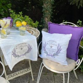 Kissenhülle aus Vintage Leinen mit Lavendel: Provenceflair für dein Zuhause