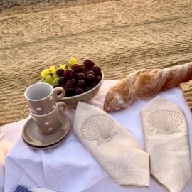 Serviette mit Jakobsmuschel: Maritime Tischdeko und Pilgersymbol