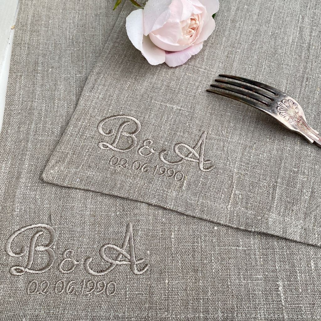 platzset-leinen-monogramm-stickerei