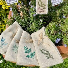 franzoesischer landhausstil leinenservietten stickerei kraeuter