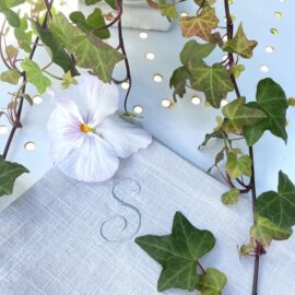 Leinenserviette mit  Monogramm Le Cannet